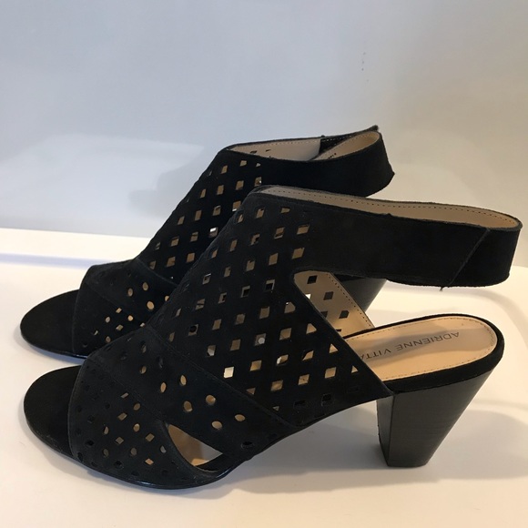 Adrienne Vittadini Black Suede Sandal. Size: 8.5 - Picture 2 of 5